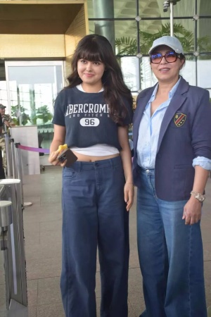 Mahima Chaudhry and Daughter Ariana Twin at Airport; Fans Predict Bollywood Debut for Look-Alike