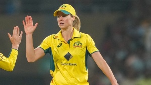 Australia's Ellyse Perry Sparks World Cup Injury Fears After Retiring Hurt in ODI Against India