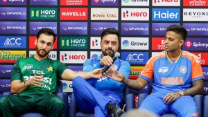 Asia Cup 2025: Did Suryakumar Yadav Intentionally Avoid Handshake with Pakistan Skipper? Video Clarifies Dubai Encounter