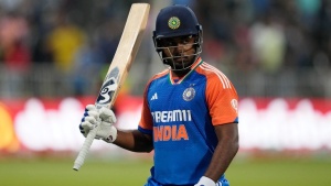 Gavaskar Champions Samson: Asia Cup Omission Would Be India's Loss
hoặc
Asia Cup 2025: Gavaskar Urges India to Unleash Sanju Samson, Not Bench Him